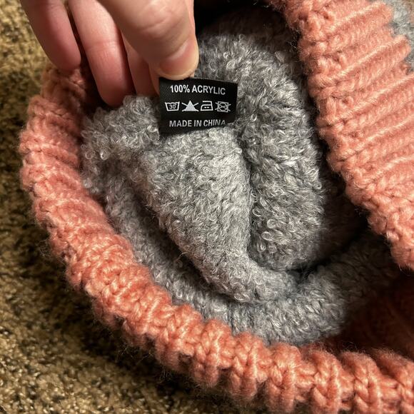 Robin Ruth Pom Pom Beanie - Utah - Winter Knit Cap Hat - Pink Salmon Gray NWT - Picture 9 of 9